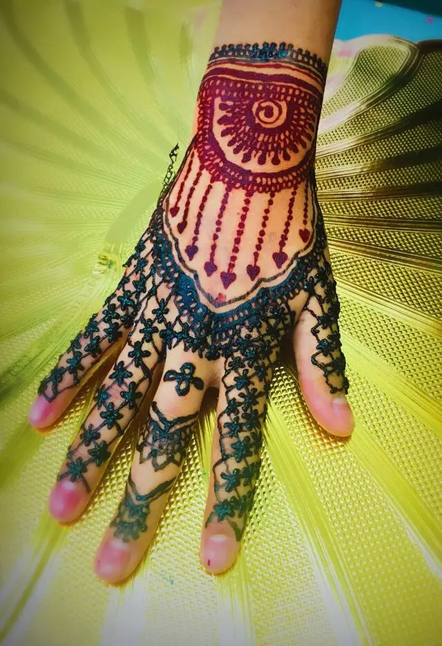 Amazing Eyebrow Threading & Henna Art