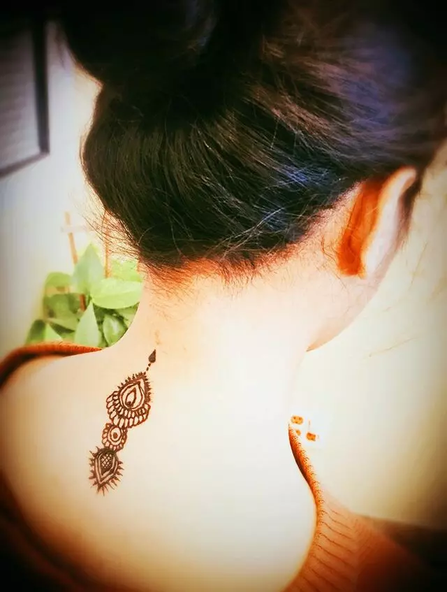 Amazing Eyebrow Threading & Henna Art