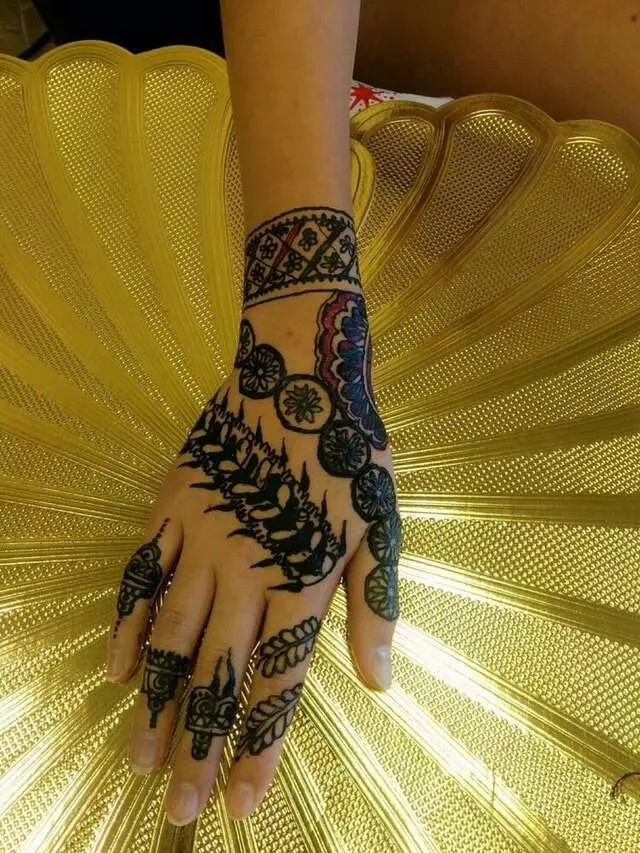 Amazing Eyebrow Threading & Henna Art