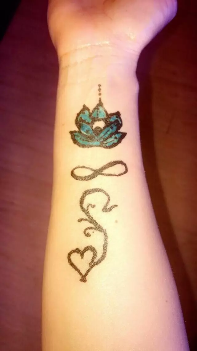 Amazing Eyebrow Threading & Henna Art