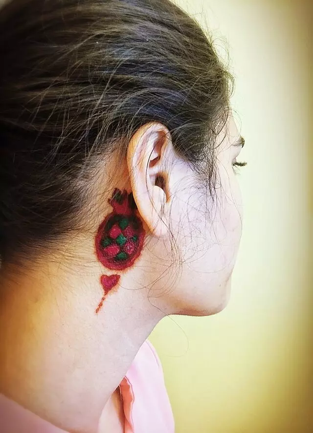 Amazing Eyebrow Threading & Henna Art
