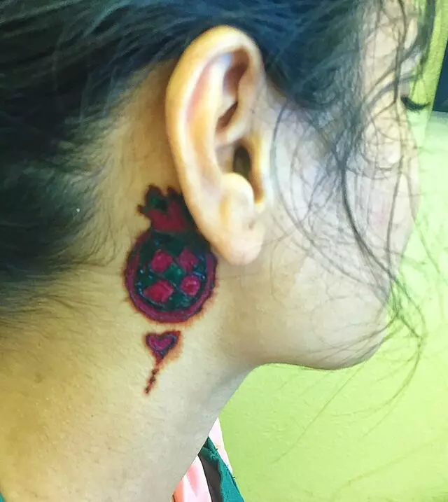 Amazing Eyebrow Threading & Henna Art