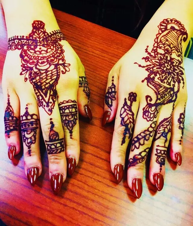 Amazing Eyebrow Threading & Henna Art