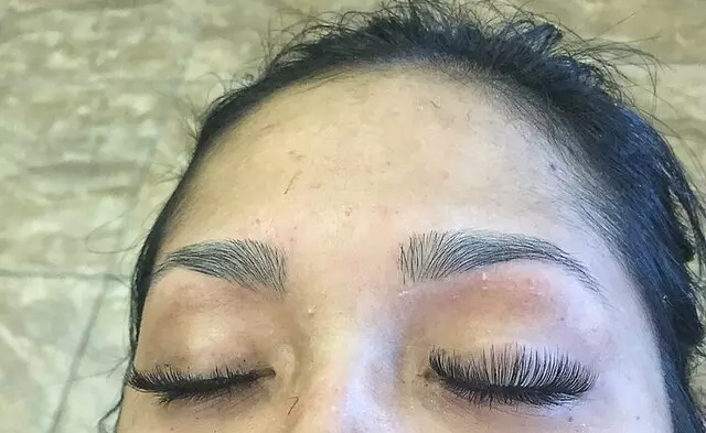 Amazing Eyebrow Threading & Henna Art