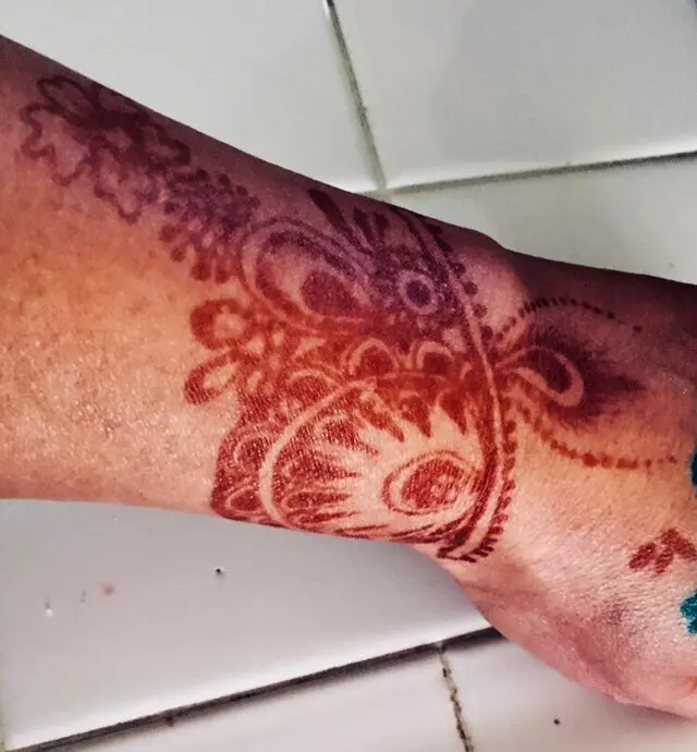Amazing Eyebrow Threading & Henna Art