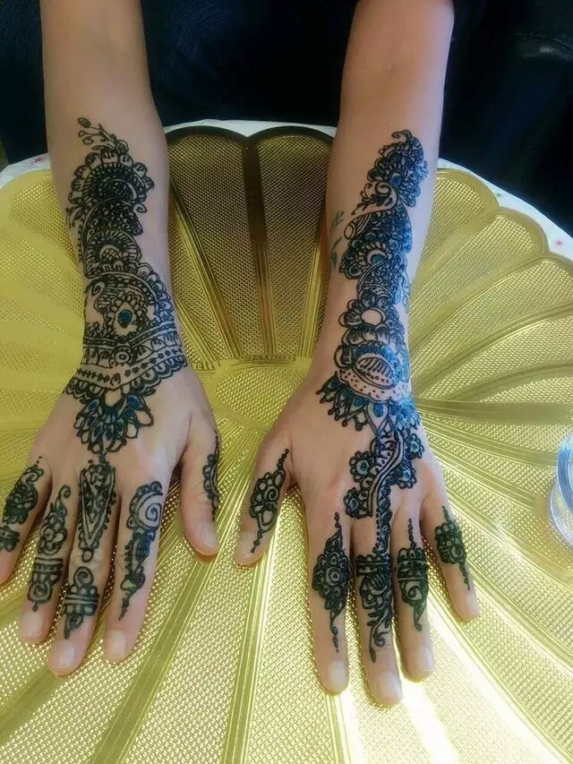 Amazing Eyebrow Threading & Henna Art