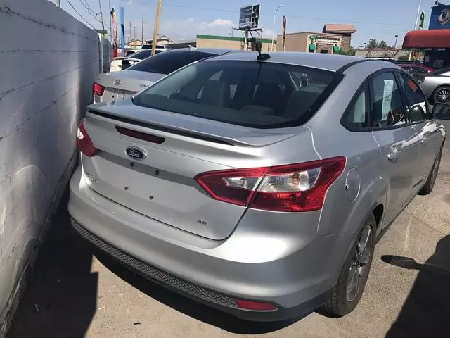 Auto World