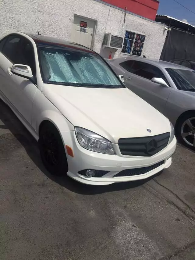 Auto World