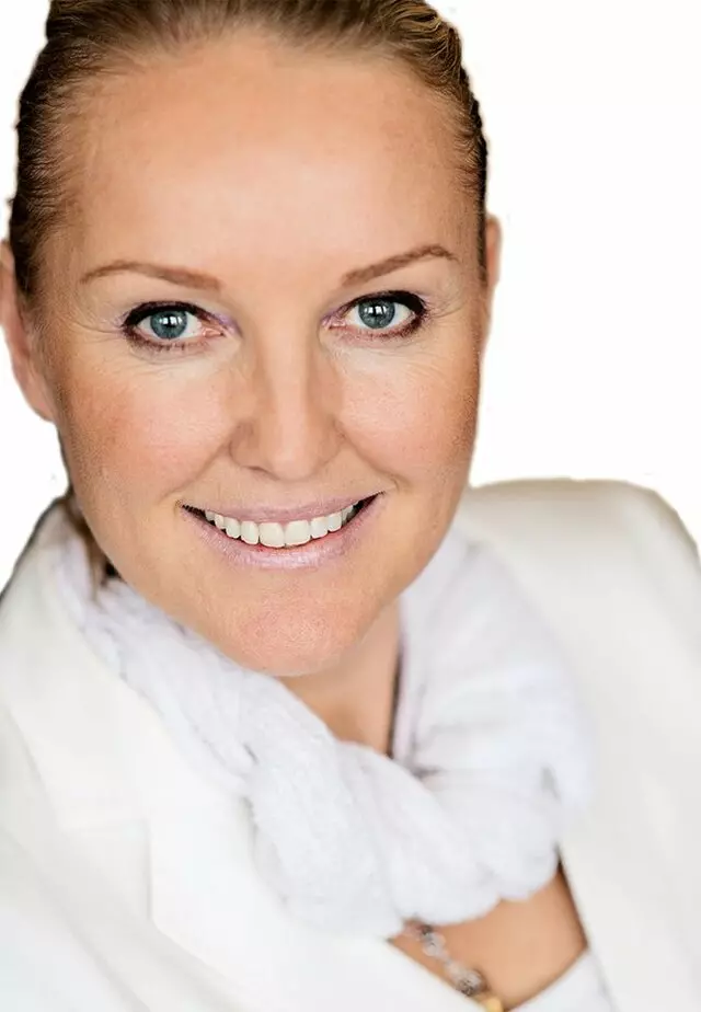 Anita Saldana  Hypnosis & NLP