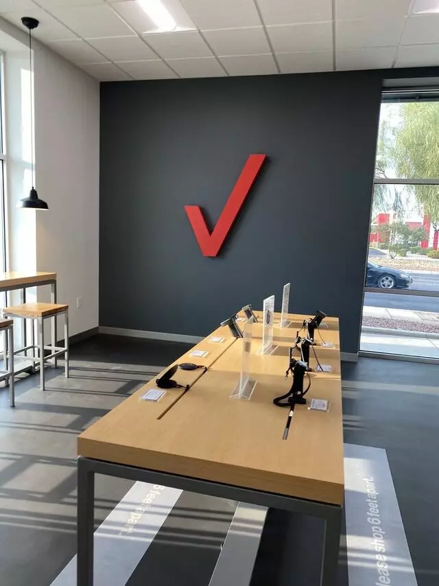 Verizon Authorized Retailer -- Cellular Sales