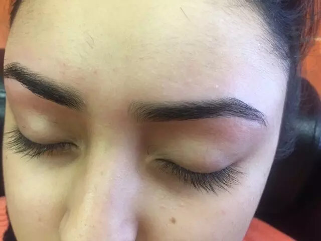 Arianna Eyebrow Threading