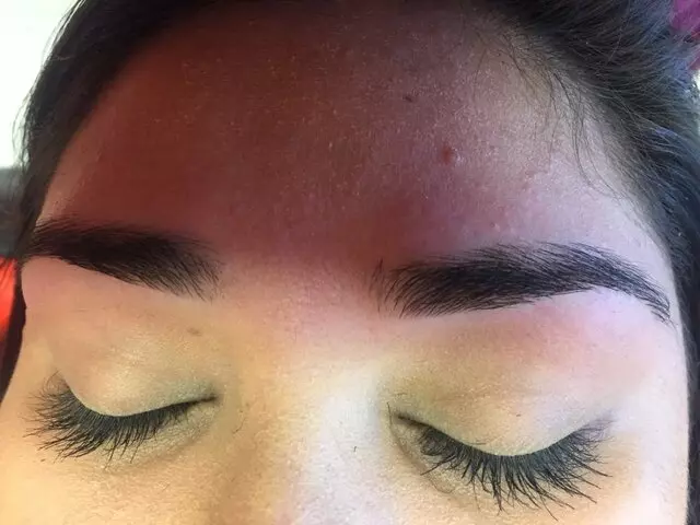 Arianna Eyebrow Threading