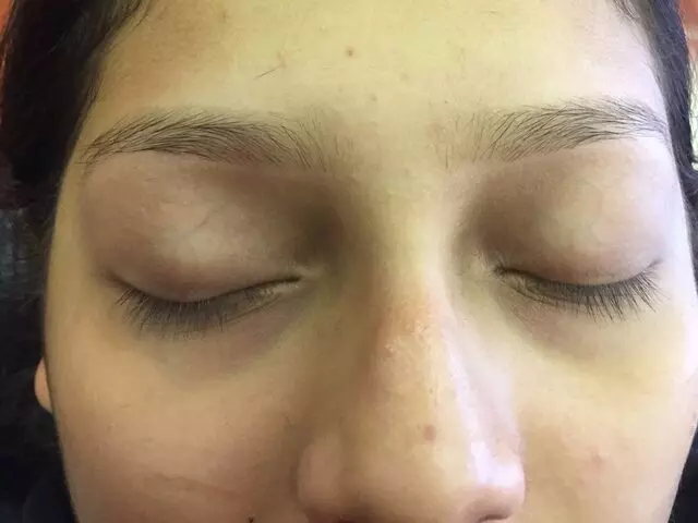 Arianna Eyebrow Threading