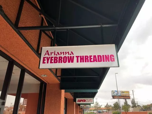 Arianna Eyebrow Threading