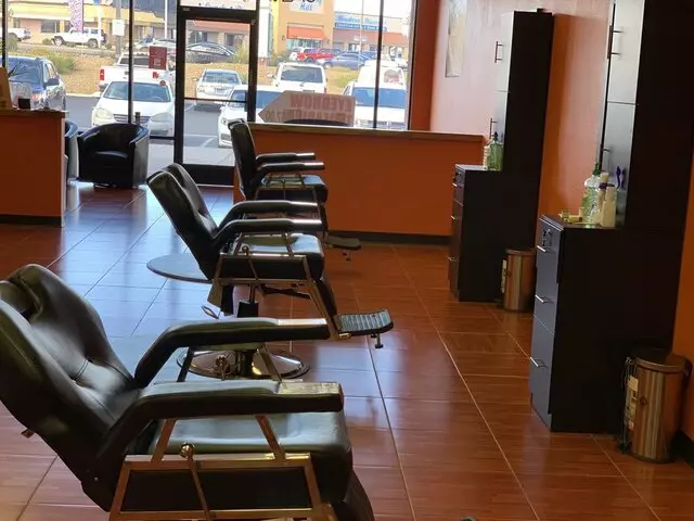 Arianna Eyebrow Threading