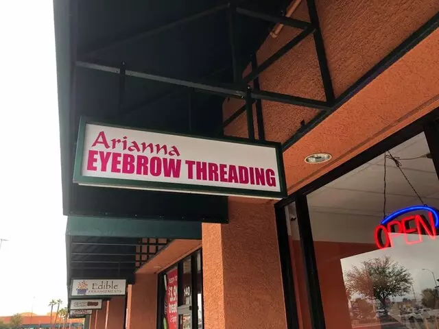 Arianna Eyebrow Threading