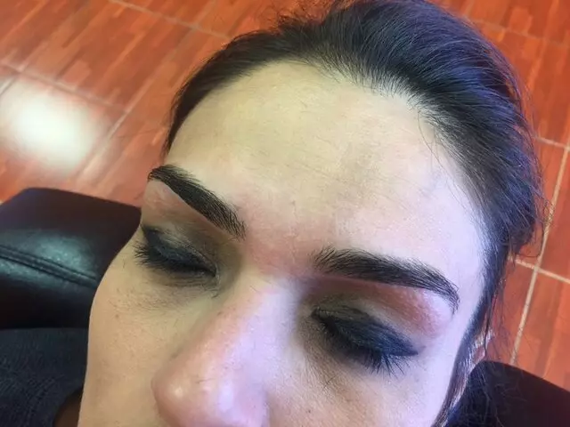 Arianna Eyebrow Threading