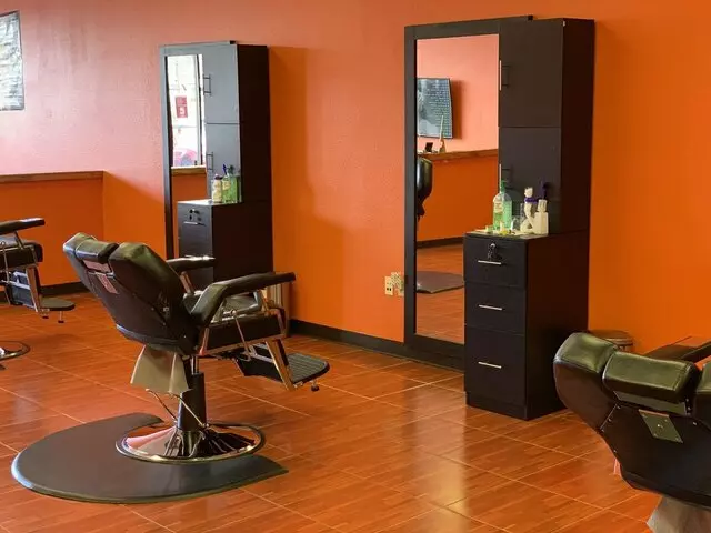 Arianna Eyebrow Threading