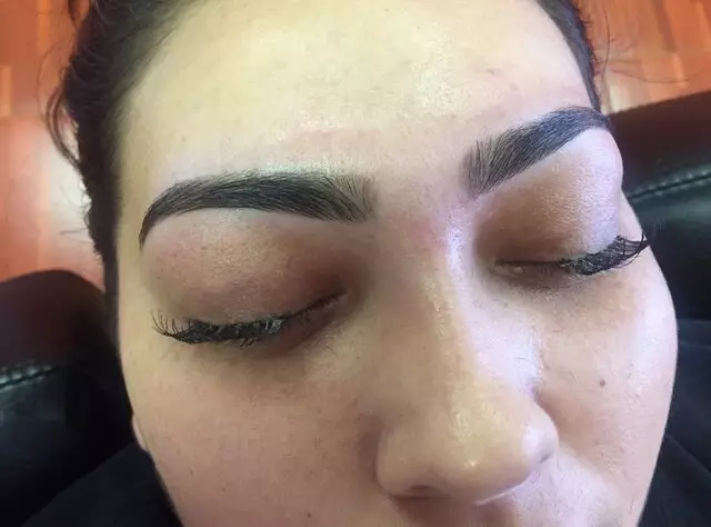 Arianna Eyebrow Threading
