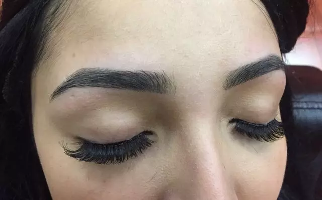 Arianna Eyebrow Threading