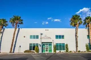 Deluxe Cleaners and Alterations