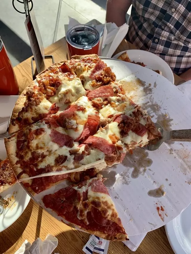 Giordano&apos;s Pizza