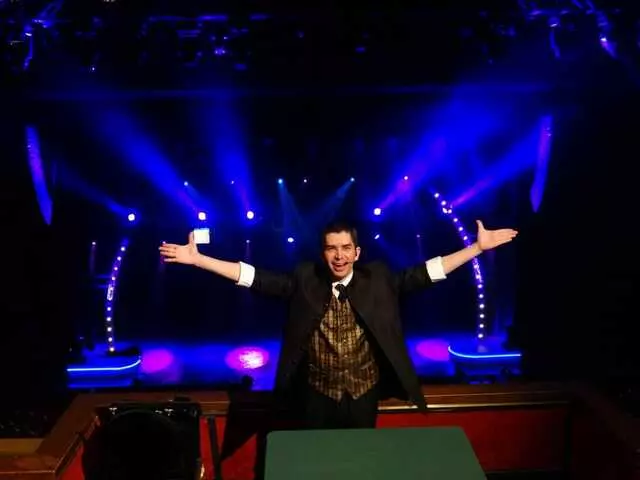 Armando Vera Magic Show
