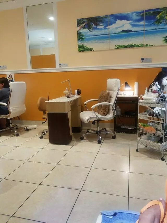 Acqua Nail Salon
