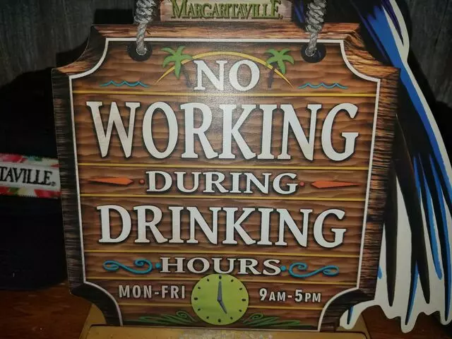 5 O’clock Somewhere Bar