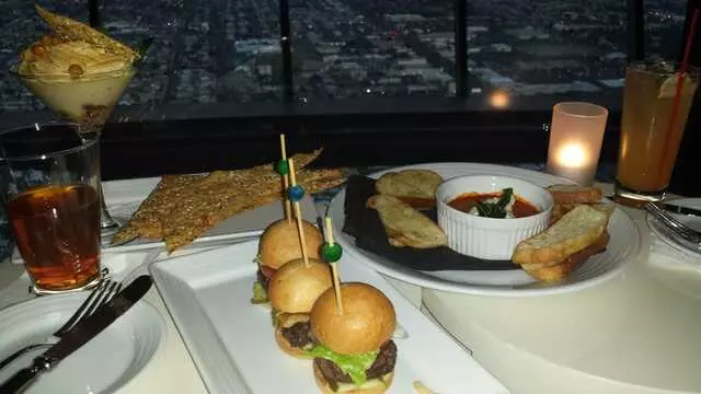 107 SkyLounge