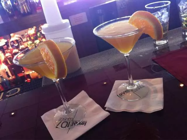 107 SkyLounge