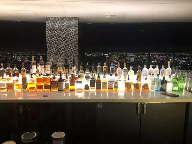 107 SkyLounge