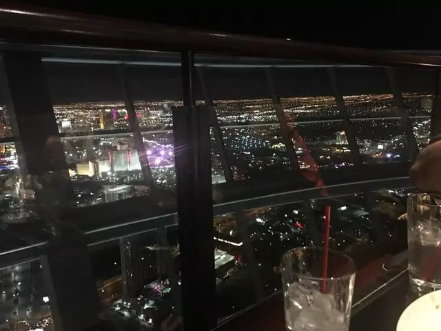 107 SkyLounge