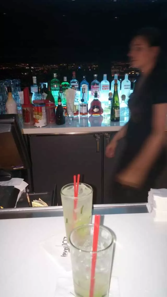 107 SkyLounge