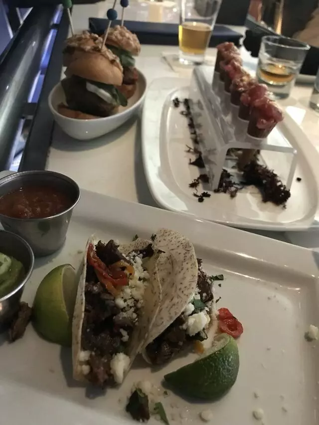 107 SkyLounge
