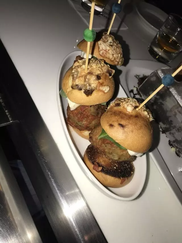 107 SkyLounge