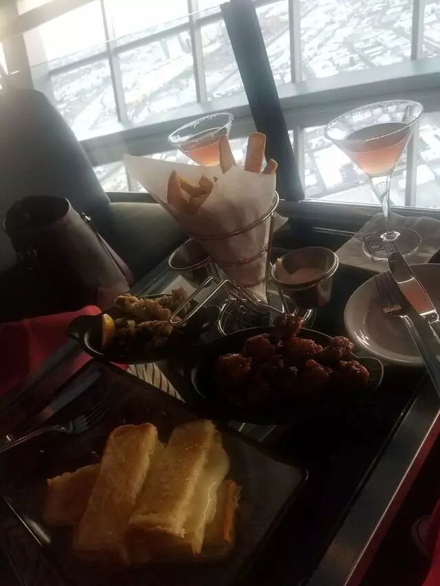 107 SkyLounge