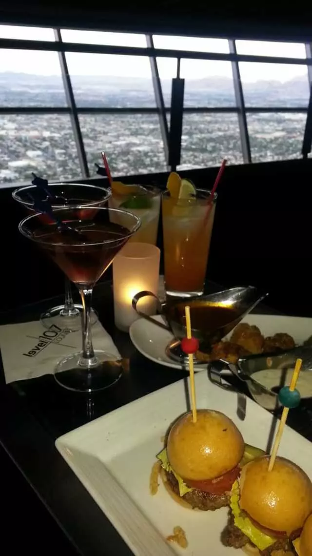 107 SkyLounge