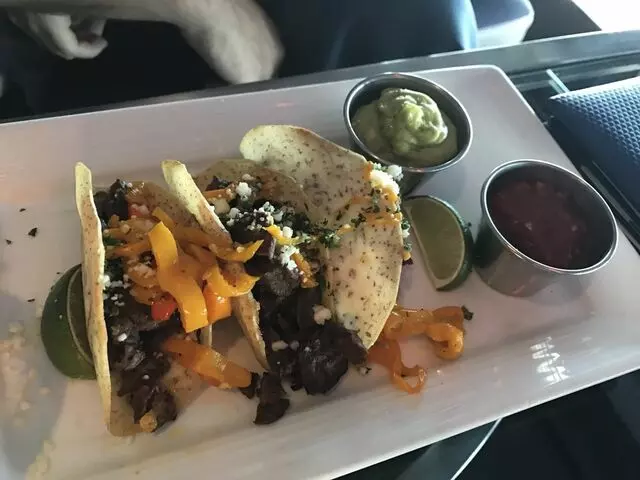 107 SkyLounge