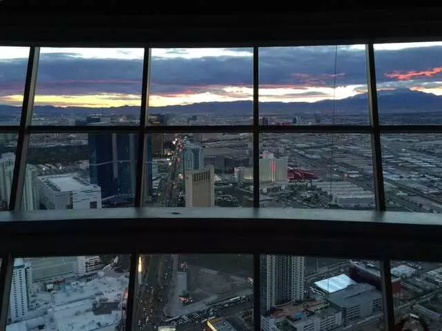 107 SkyLounge
