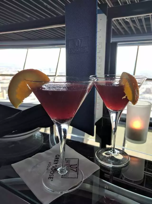 107 SkyLounge