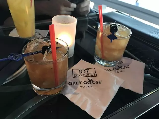 107 SkyLounge