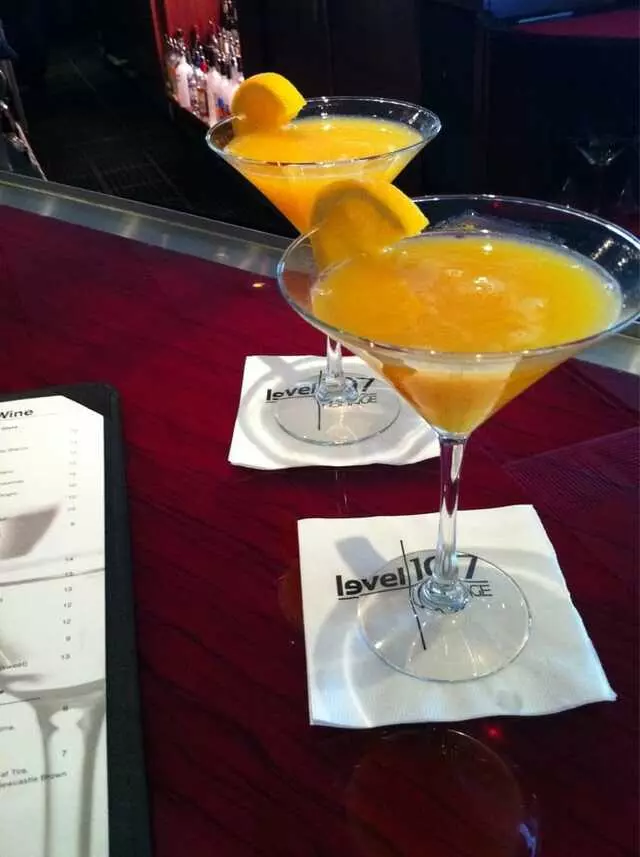 107 SkyLounge