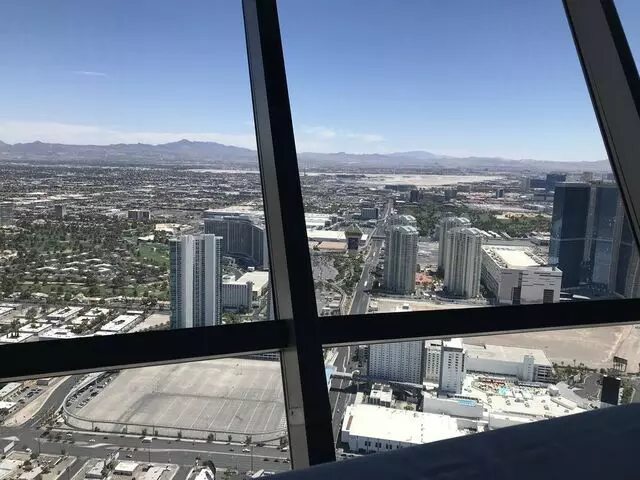 107 SkyLounge