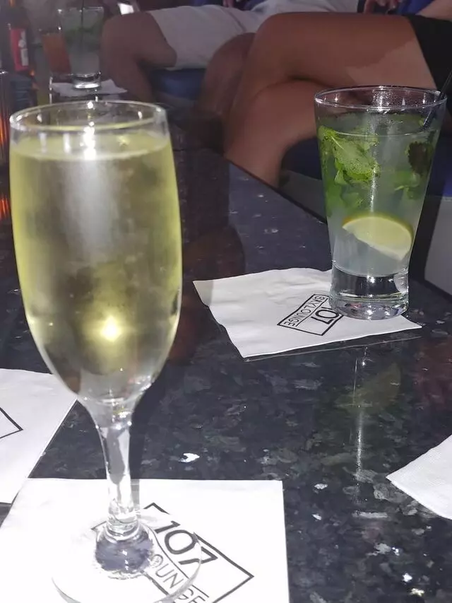 107 SkyLounge