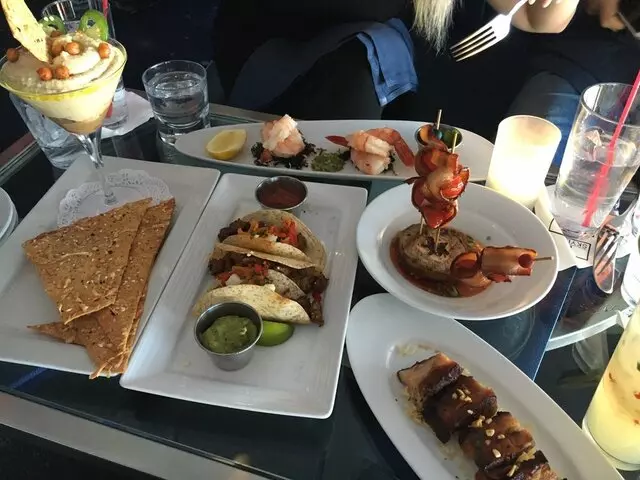 107 SkyLounge