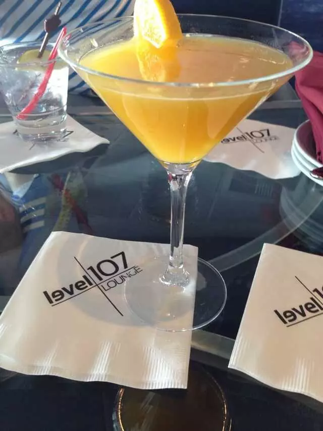 107 SkyLounge