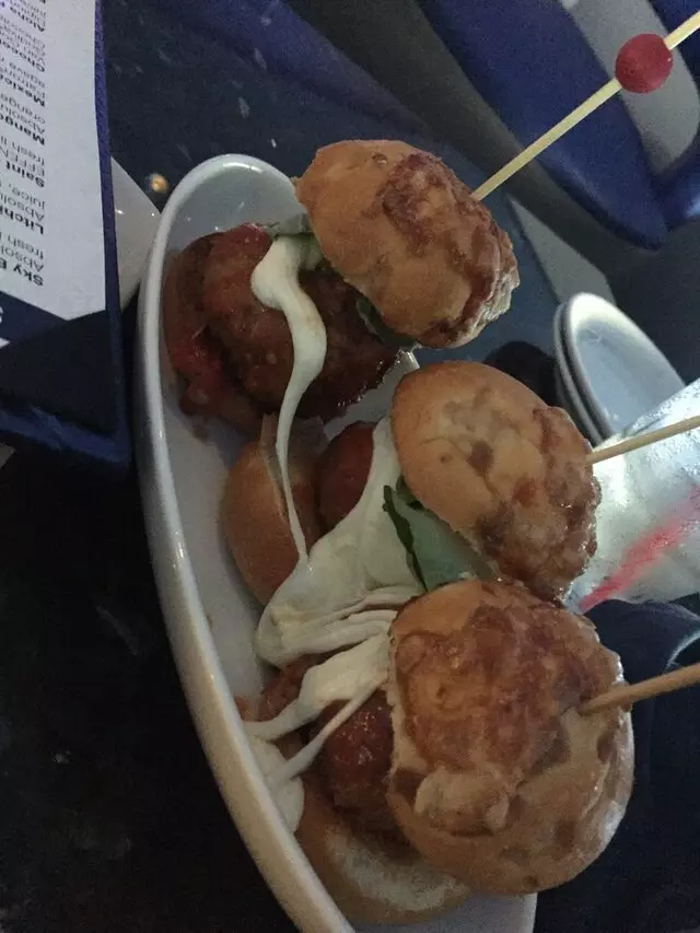 107 SkyLounge