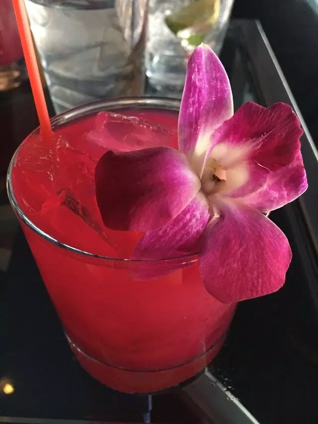 107 SkyLounge