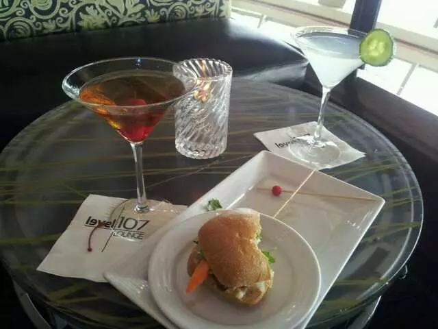 107 SkyLounge